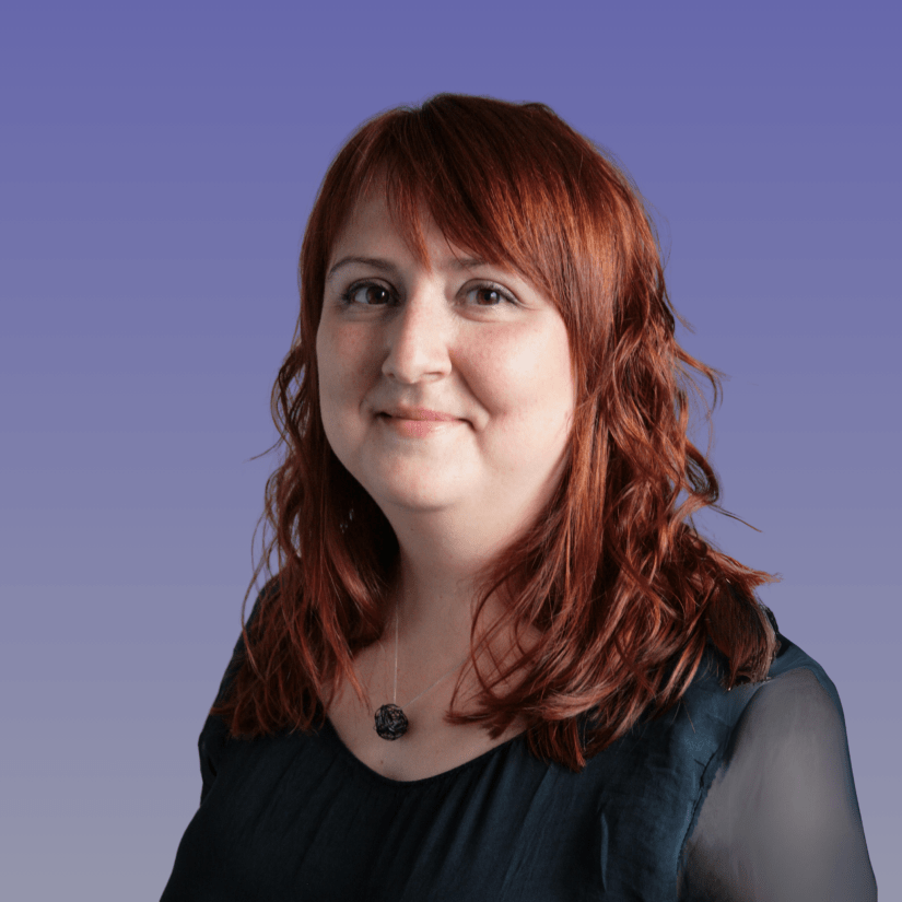 Foto profesional de Elena Pérez Serrano, profesora de idiomas especialista en enseñanza de inglés, catalán y español